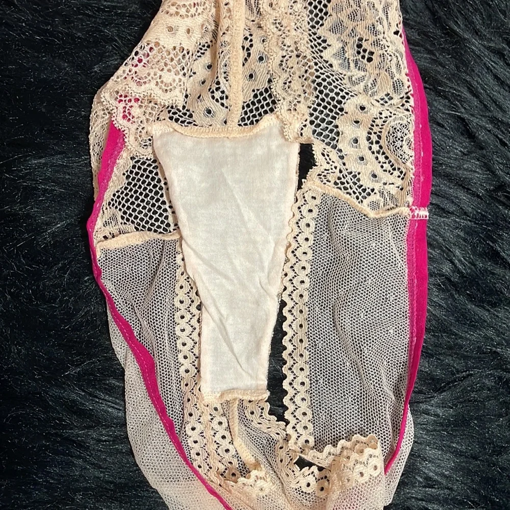 LACE THONG - Picture 4 of 4